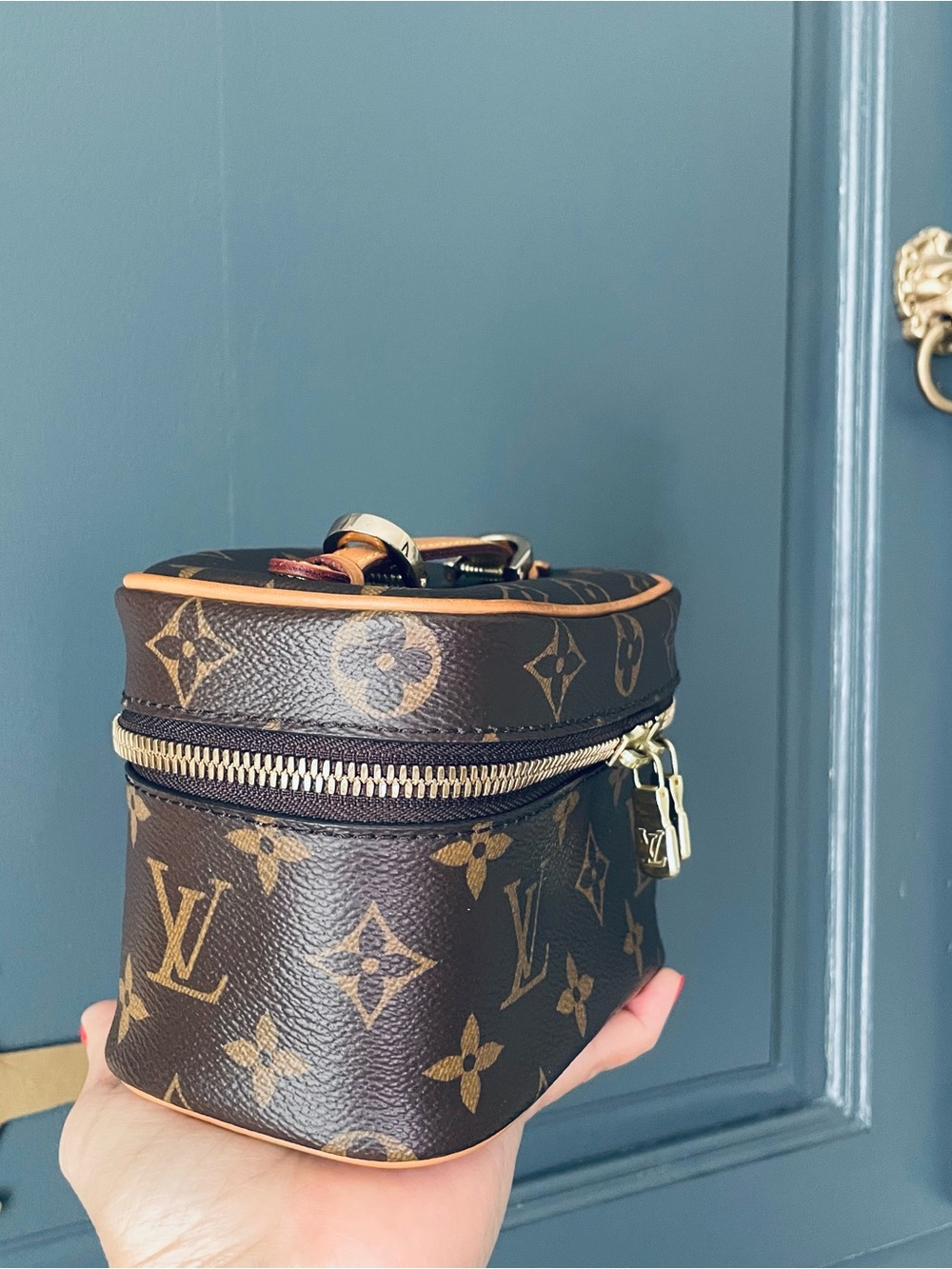 Louis Vuitton Nice Nano Monogram with free non LV crossbody strap. - Picture 14 of 16